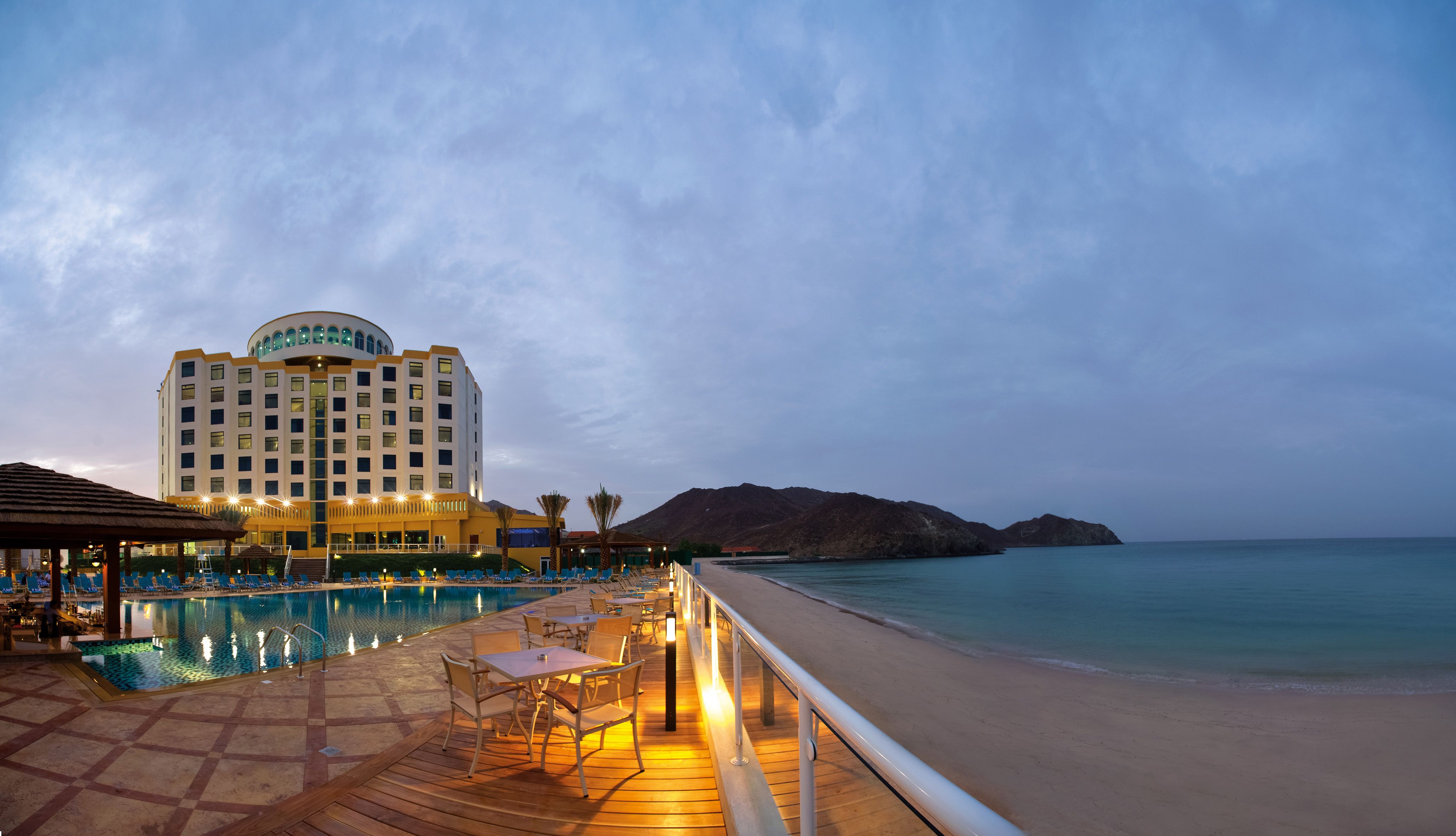 Отель oceanic khorfakkan resort spa